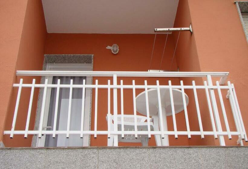 اتاق یک تخته با تراس, Hostal San Roque