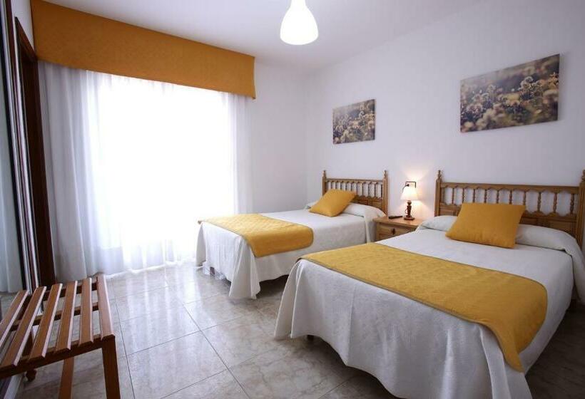 Номер Стандарт с Террасой, Hostal San Roque