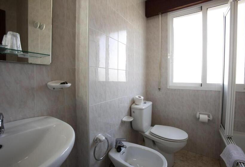 اتاق استاندارد با تراس, Hostal San Roque