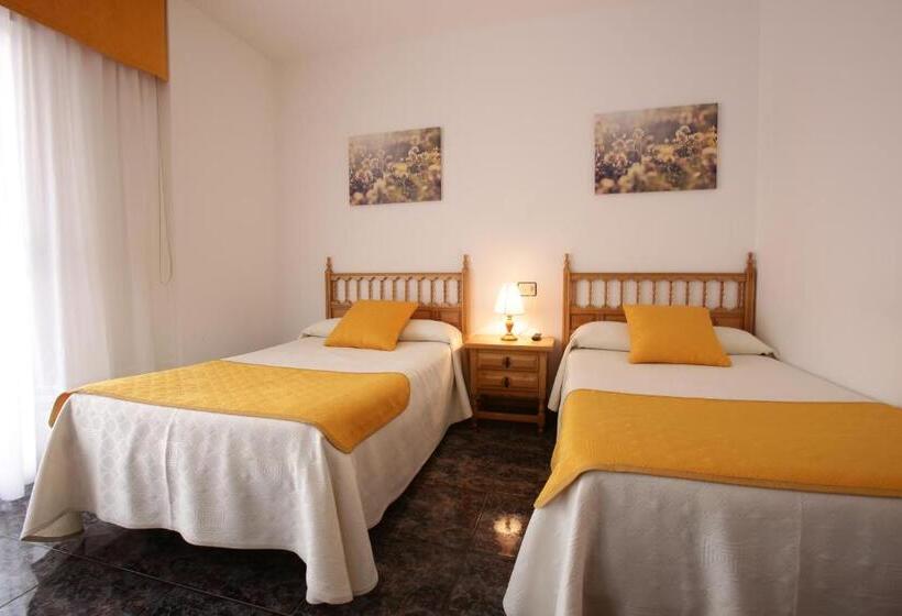 Номер Стандарт с Террасой, Hostal San Roque