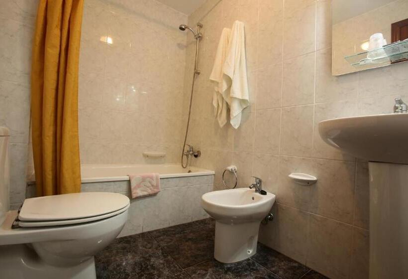 اتاق استاندارد با تراس, Hostal San Roque