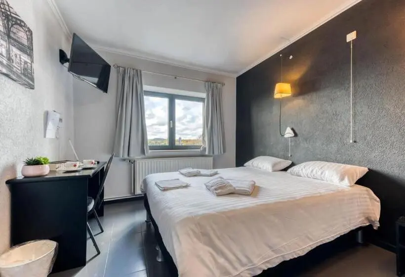 Classic Kolmen Hengen Huone, Hôtel De La Gare