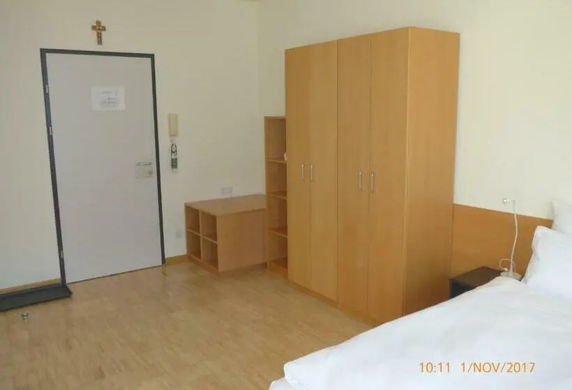 Standard-huone, Kolpinghaus Spittal