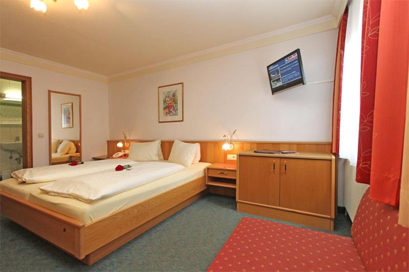 غرفة قياسية ثلاثية, Mitterer