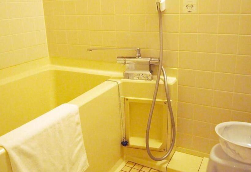 标准三人间, Motosu Phoenix