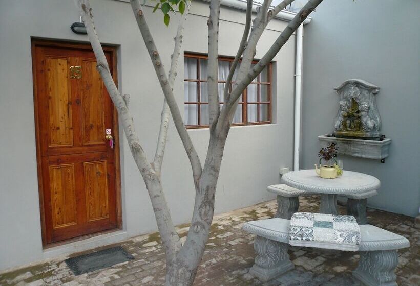 חדר דלוקס נוף בריכה, Die Herehuis