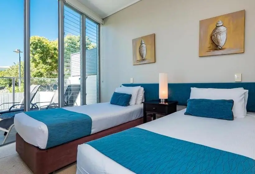 2 Bedroom Apartment with Pool, White Shells Luxury Apartments
