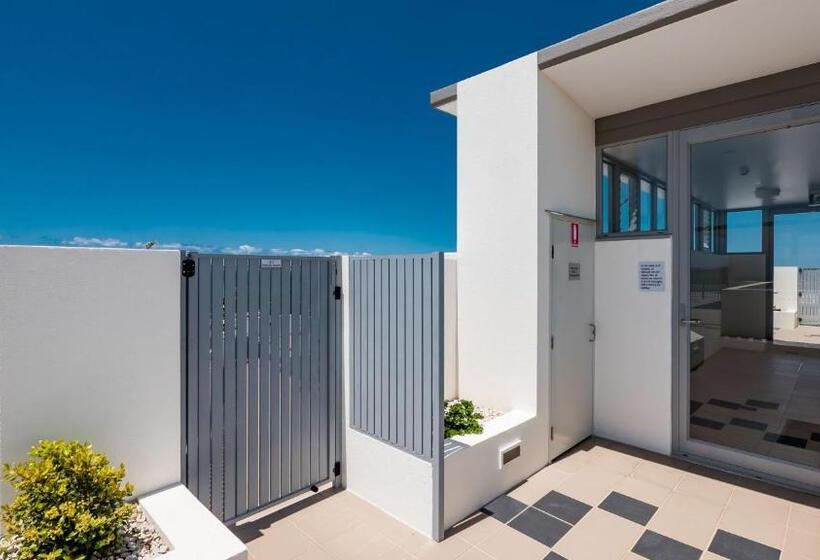 آپارتمان 2 خوابه, White Shells Luxury Apartments