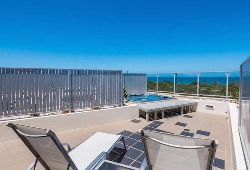 آپارتمان 3 خوابه, White Shells Luxury Apartments