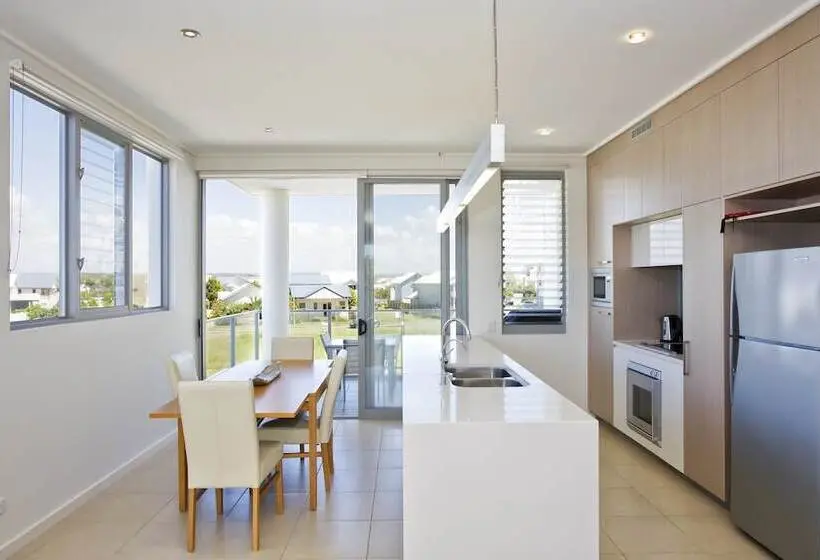 آپارتمان 3 خوابه, White Shells Luxury Apartments