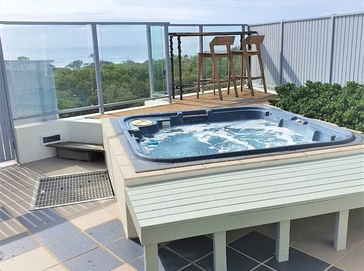 , White Shells Luxury Apartments