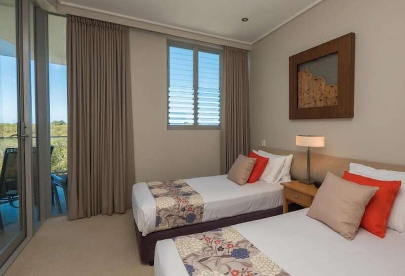 带两个卧室的顶楼公寓, White Shells Luxury Apartments