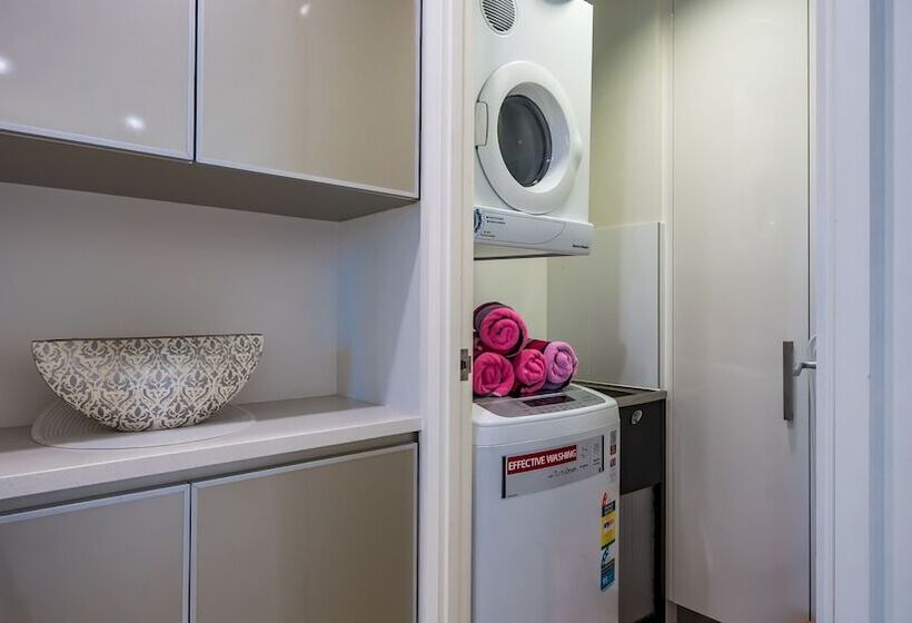 , White Shells Luxury Apartments