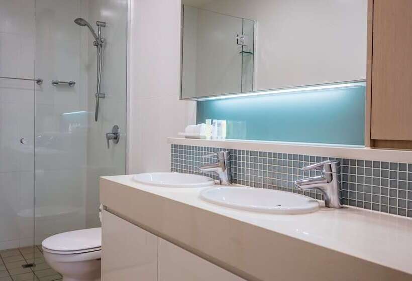 带两个卧室的顶楼公寓, White Shells Luxury Apartments
