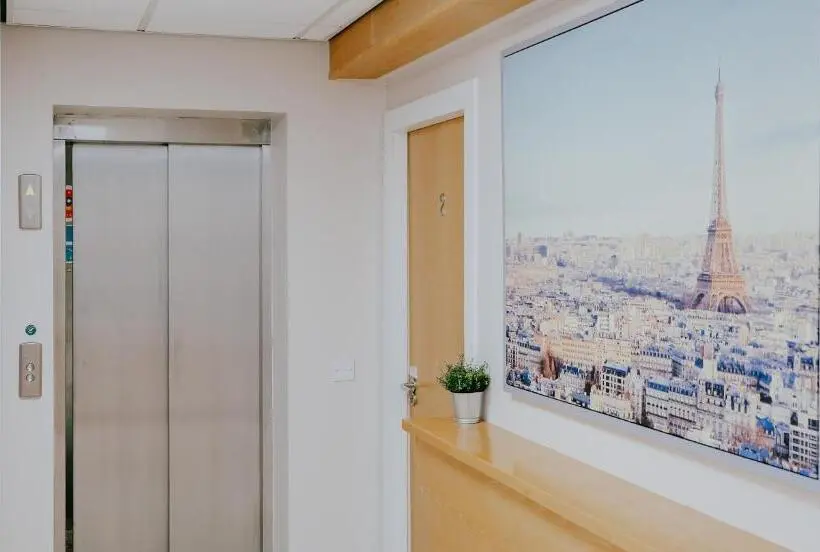 Bed in Shared Room with Shared Bathroom, Canbe Garden Lane Backpackers