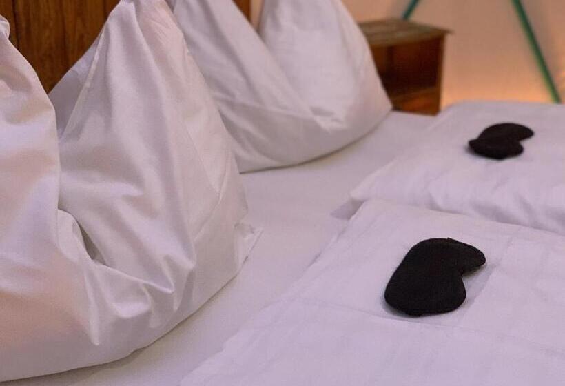 Standard Tent, Das Franzl   Bett & Brot