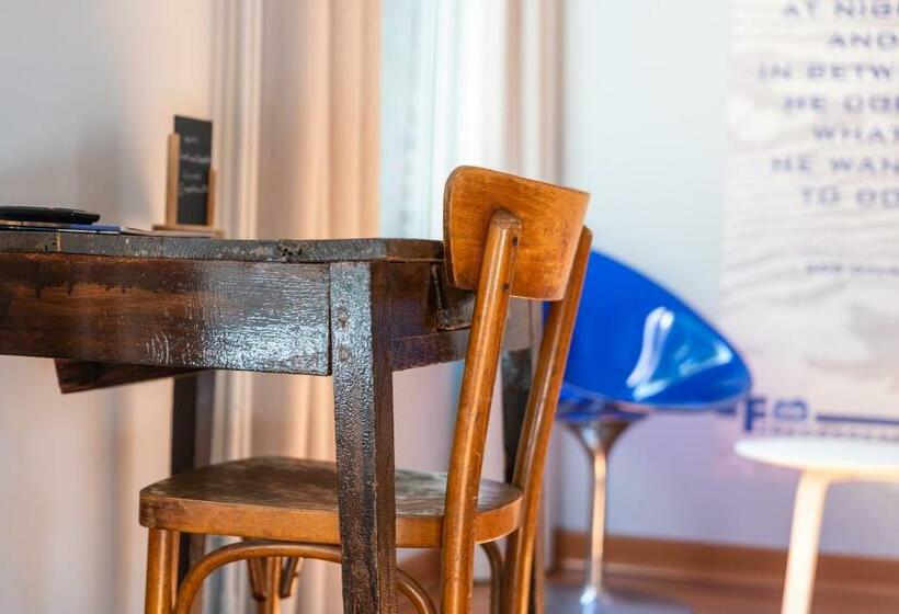 غرفة قياسية, Fred&breakfast