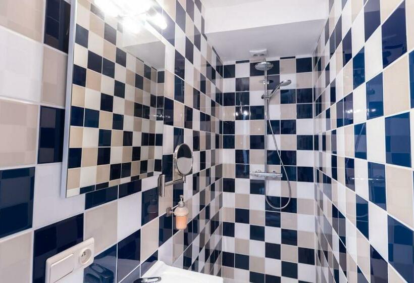 غرفة قياسية, Fred&breakfast