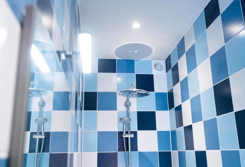 غرفة قياسية ثلاثية, Fred&breakfast