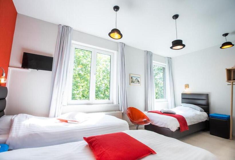 غرفة قياسية ثلاثية, Fred&breakfast