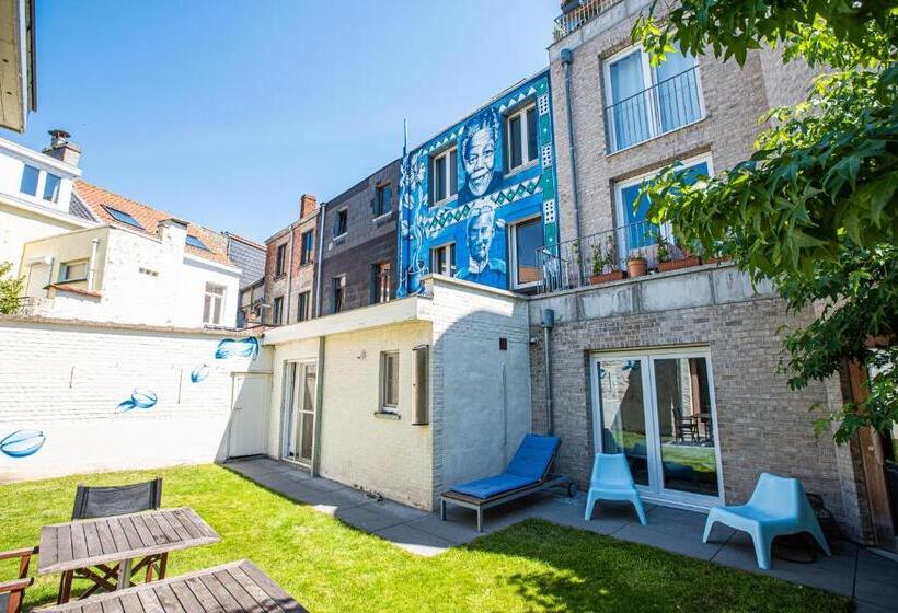 غرفة قياسية مزوَّدة بتراس, Fred&breakfast