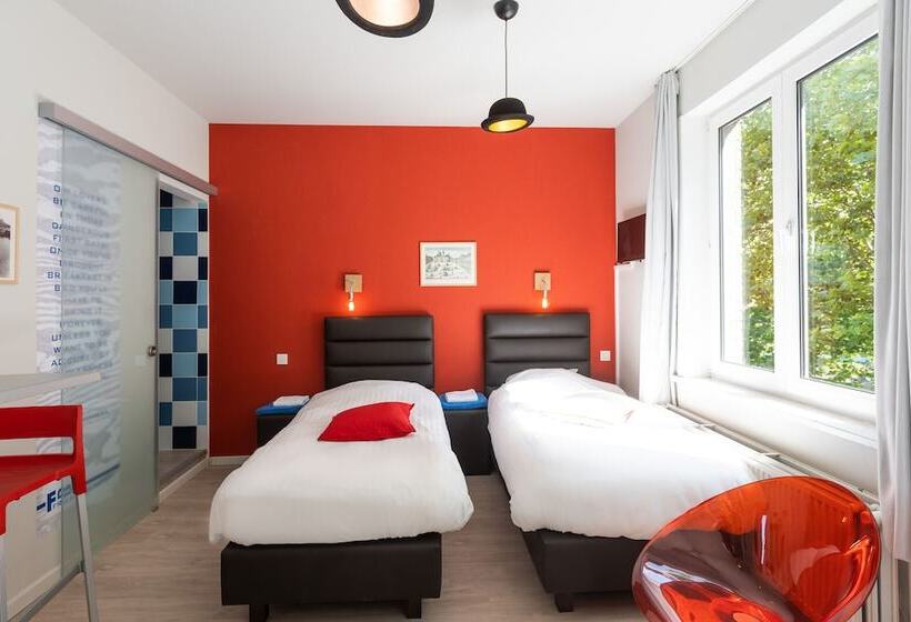 غرفة قياسية ثلاثية, Fred&breakfast