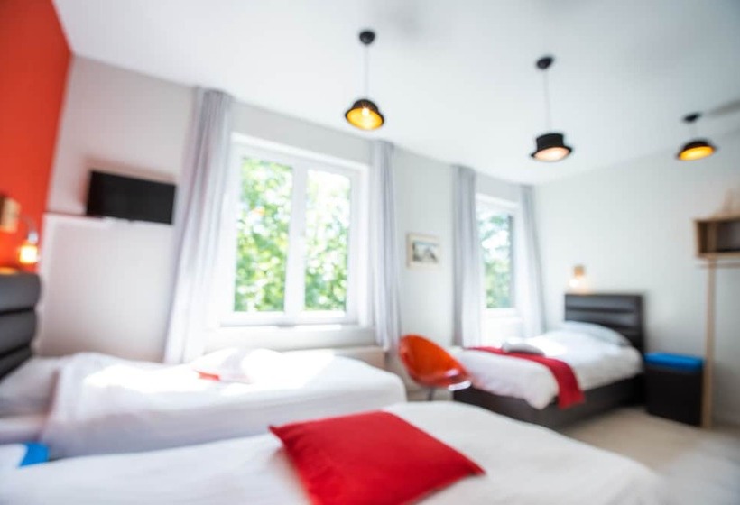 غرفة قياسية ثلاثية, Fred&breakfast