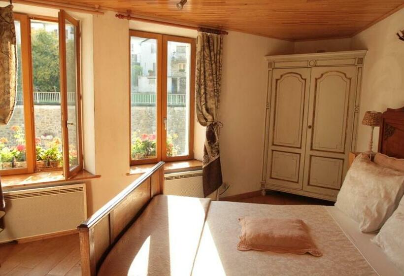 이코노미 룸, Golden Lion