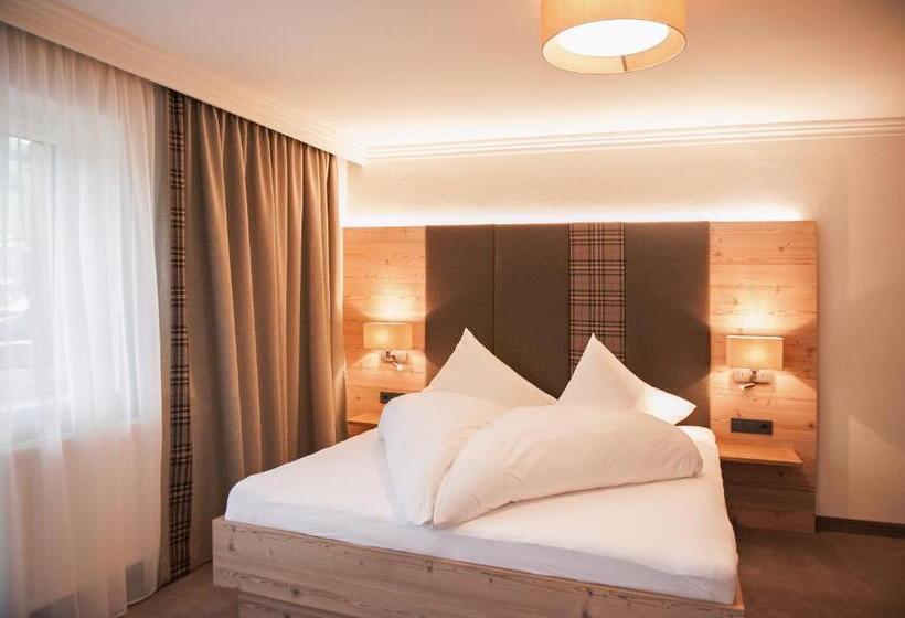 غرفة قياسية ثلاثية مزودة بشرفة, Birkenhof