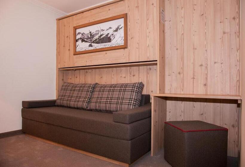 غرفة قياسية ثلاثية مزودة بشرفة, Birkenhof