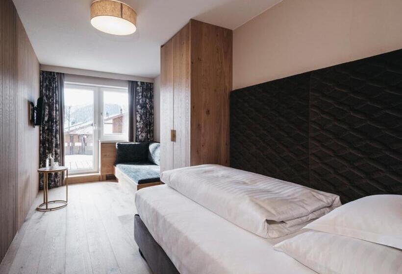 スタンダードシングルルーム, Chesa Monte 4sterne Superior