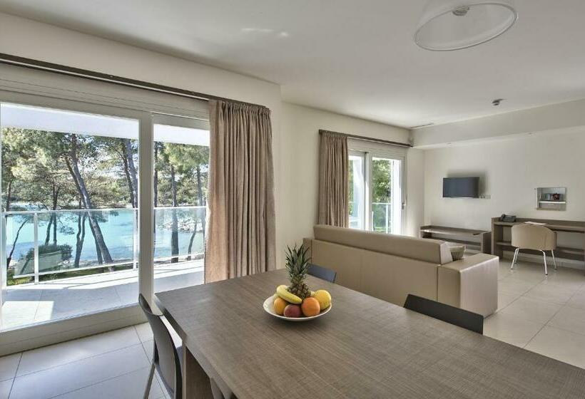 2 Bedroom Apartment Side Sea View, Crvena Luka Resort