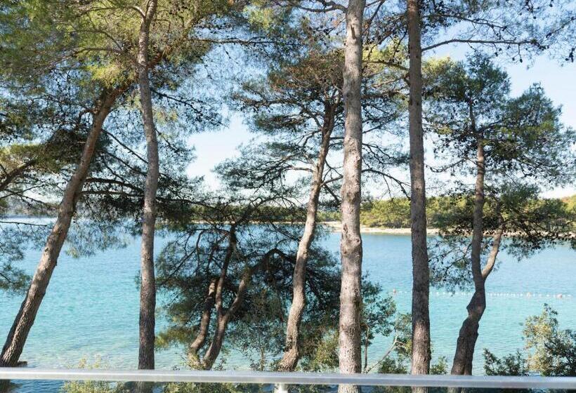 ویلای 2 خوابه, Crvena Luka Resort