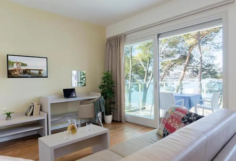 Villa 2 Makuuhuonetta, Crvena Luka Resort