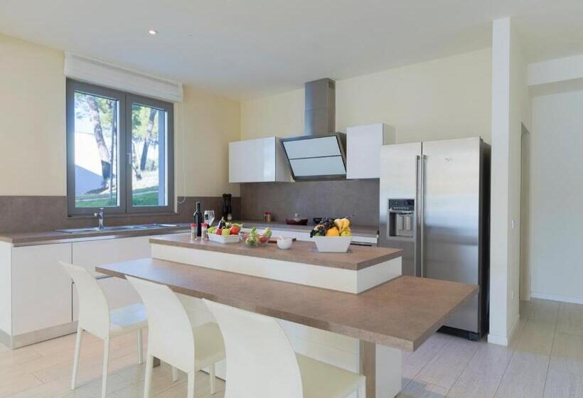 침실 4개 빌라, Crvena Luka Resort