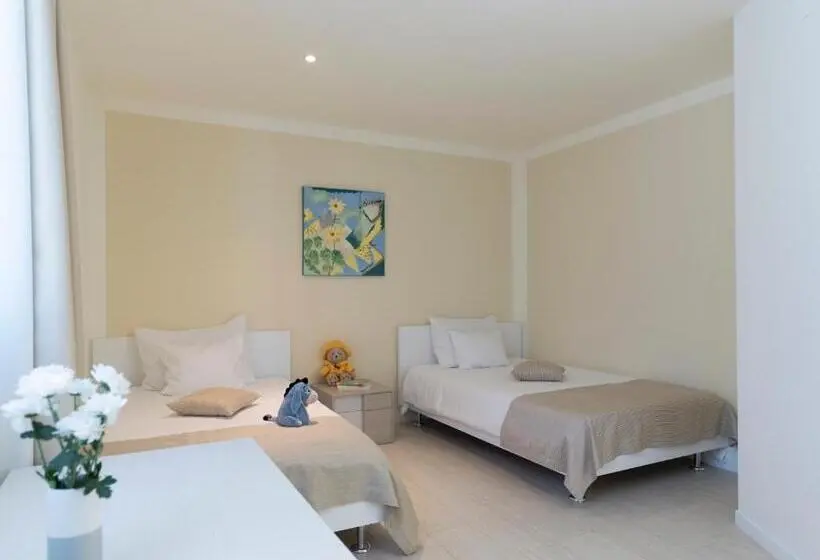 Villa 4 Makuuhuonetta, Crvena Luka Resort
