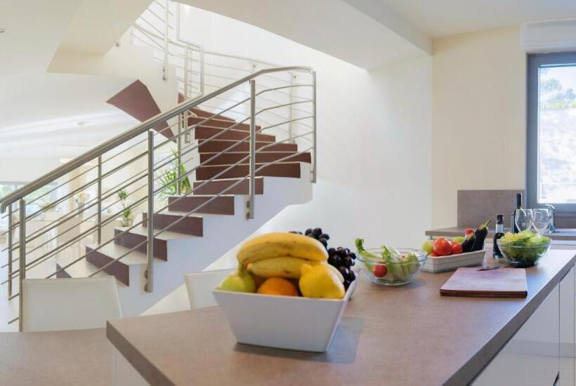 침실 4개 빌라, Crvena Luka Resort