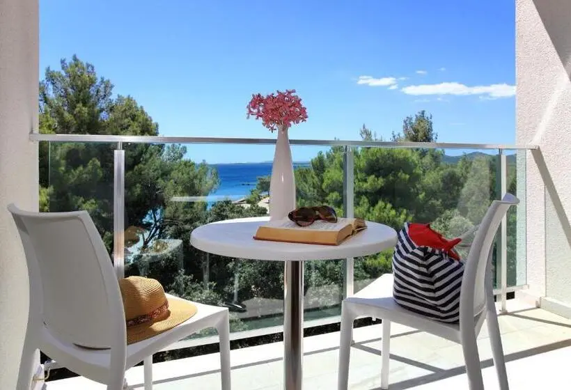 Superior-huone Sivuttainen Merinäkymä, Crvena Luka Resort