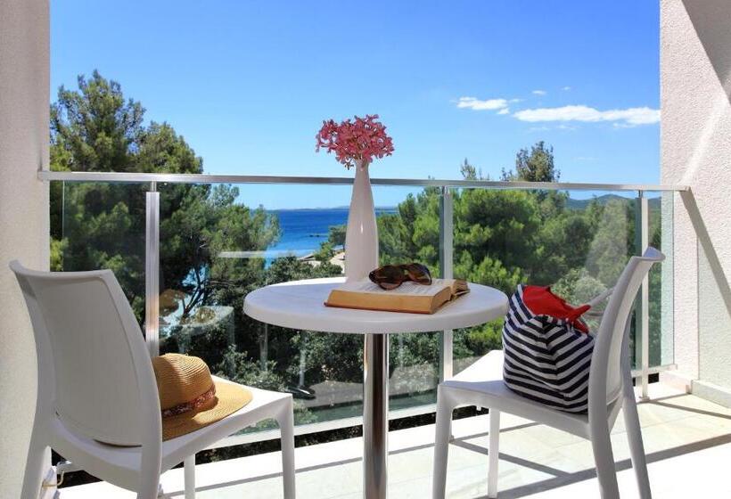 اتاق سوپریور خانوادگی, Crvena Luka Resort