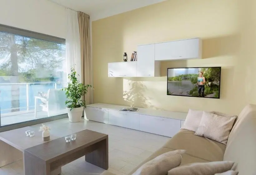 Villa 4 Makuuhuonetta, Crvena Luka Resort