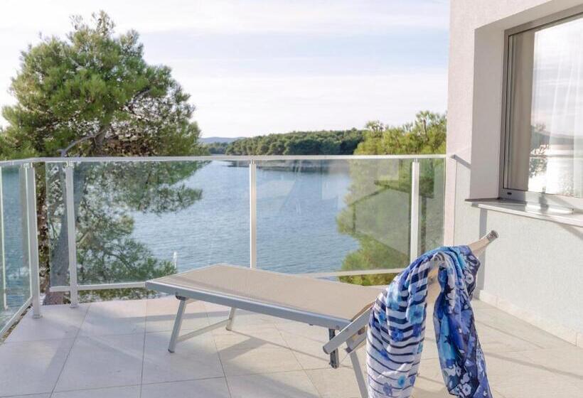 침실 4개 빌라, Crvena Luka Resort