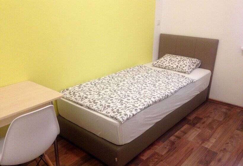 스탠다드 싱글 룸, Dan In'n Out