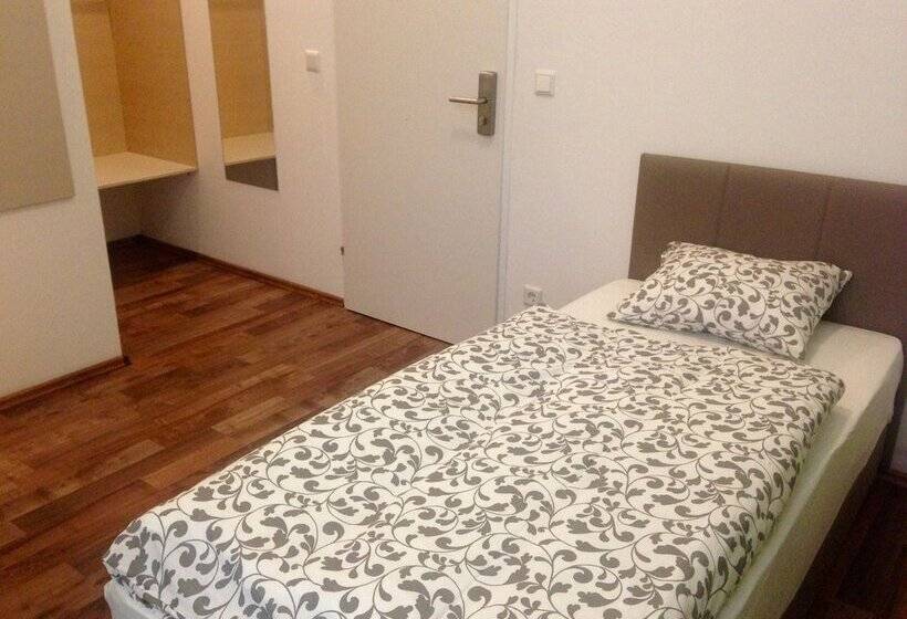 스탠다드 싱글 룸, Dan In'n Out