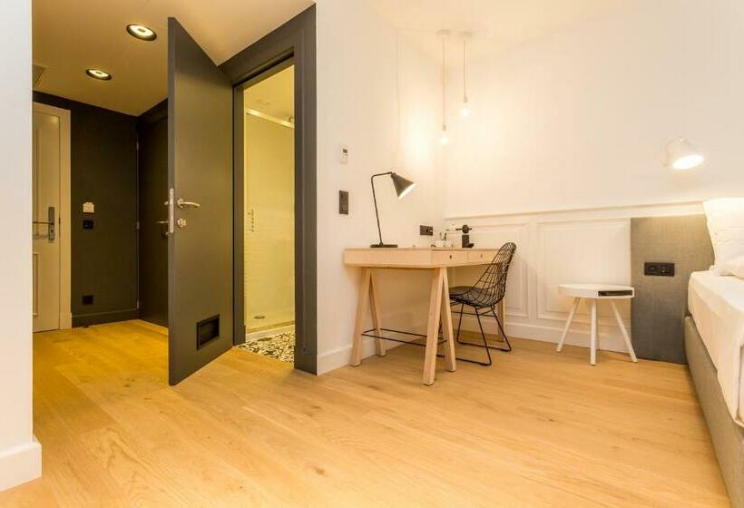 标准间, De Sjeiven Dorpel