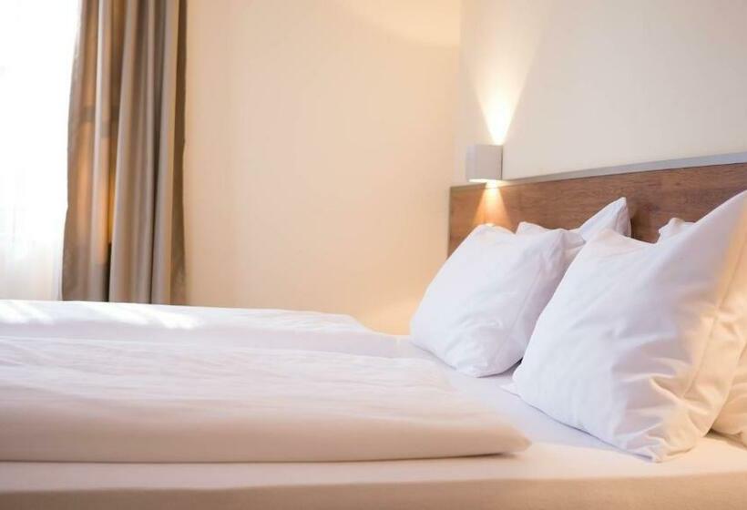 חדר קלאסי, Entenwirt Seeham