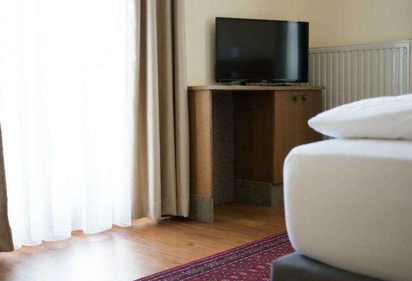 חדר קלאסי, Entenwirt Seeham