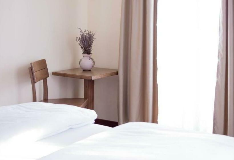 חדר קלאסי, Entenwirt Seeham