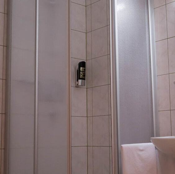 חדר סטודיו סטנדרד, Entenwirt Seeham