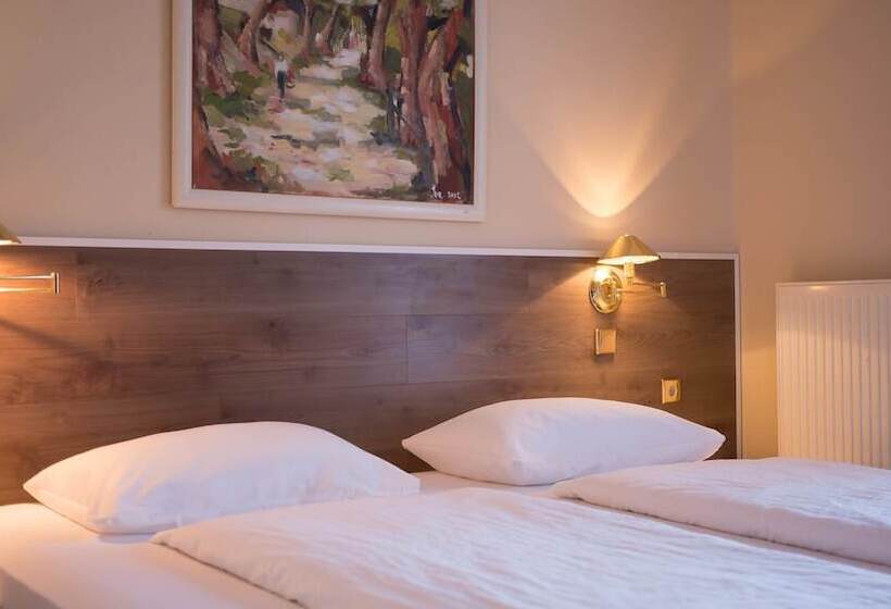 חדר קלאסי לשלושה, Entenwirt Seeham