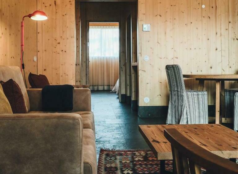 بنگله خانوادگی, Feelviana Sport